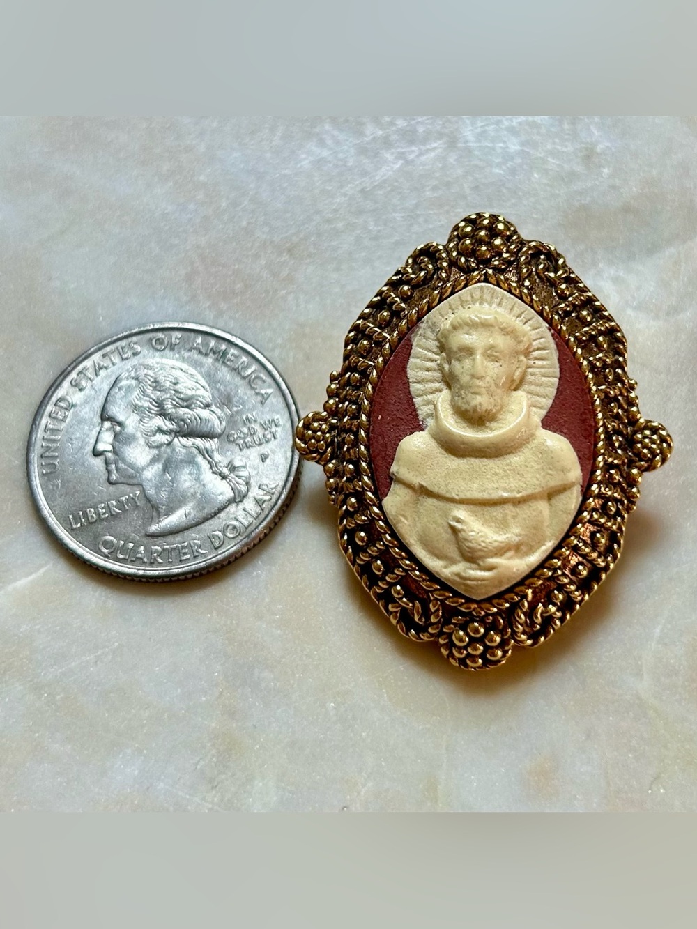 Vatican Library Collection St. Francis of Assisi Cameo Brooch Vintage - Picture 8 of 8